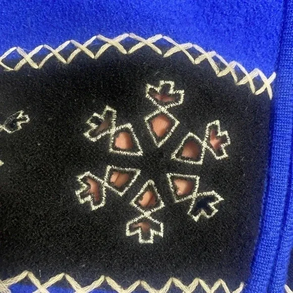 Requirements Blue Snowflake Cut Out 100% Wool Zip Up Sleeveless Vest Size Small - Picture 5 of 7